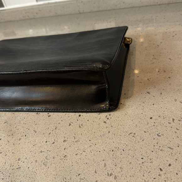 LOUIS VUITTON - Epi Pouchette - Picture 7 of 13